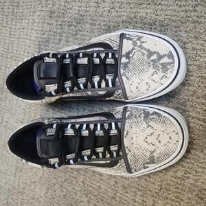 Vans Old Skool Sneakers Snakeskin Women’s Size 7.5 Lace Up